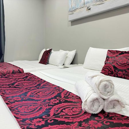 Cahaya Qaira Homestay @ D'Perdana Кота Бару Екстериор снимка