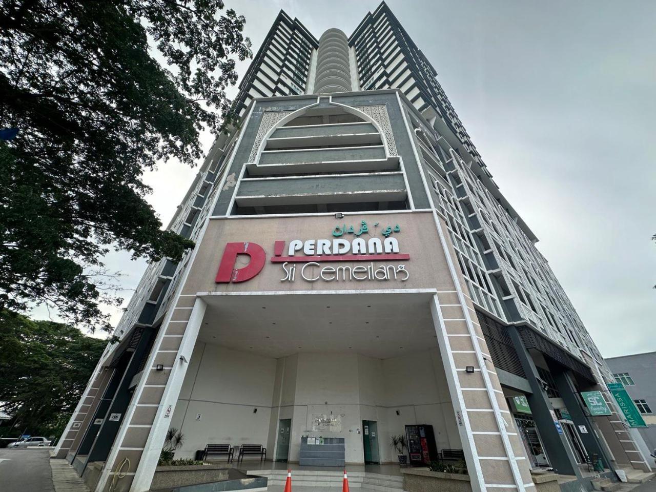 Cahaya Qaira Homestay @ D'Perdana Кота Бару Екстериор снимка