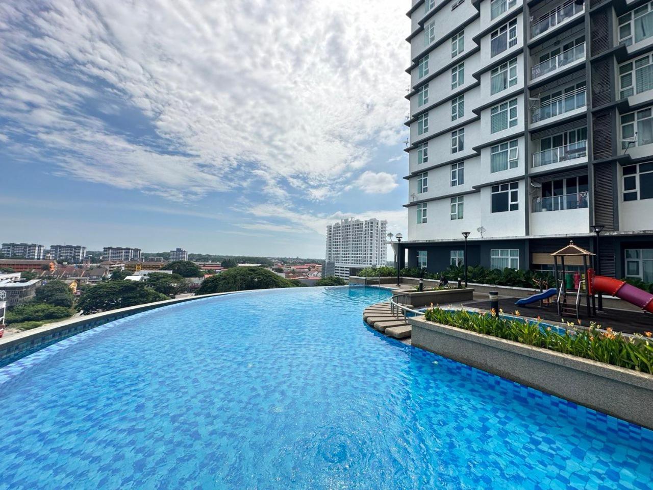 Cahaya Qaira Homestay @ D'Perdana Кота Бару Екстериор снимка