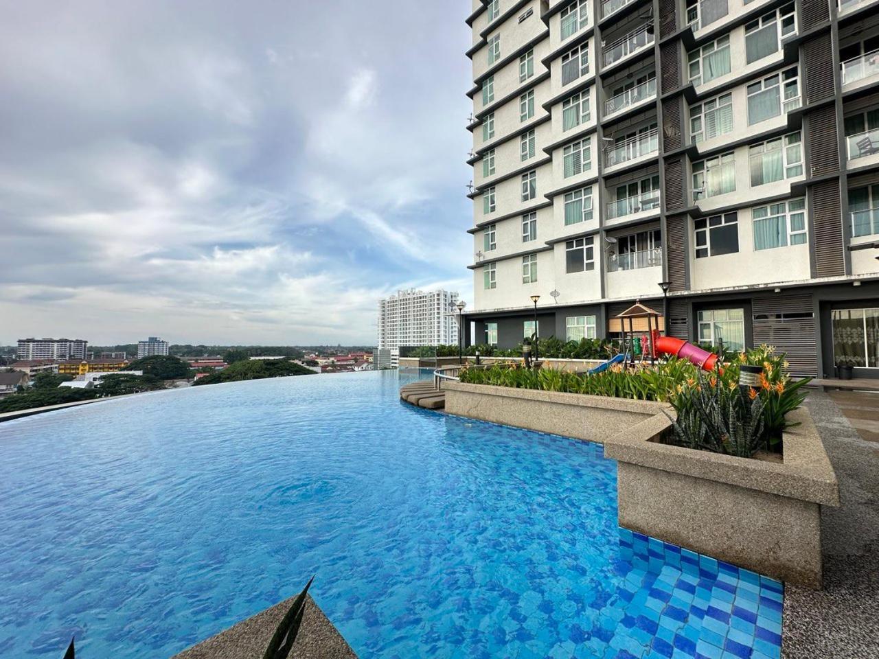 Cahaya Qaira Homestay @ D'Perdana Кота Бару Екстериор снимка