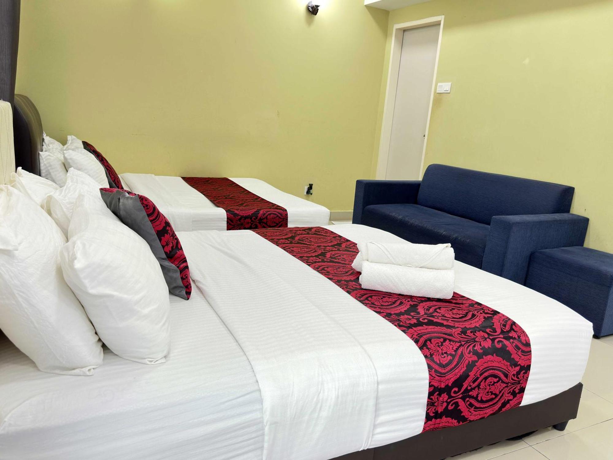 Cahaya Qaira Homestay @ D'Perdana Кота Бару Екстериор снимка