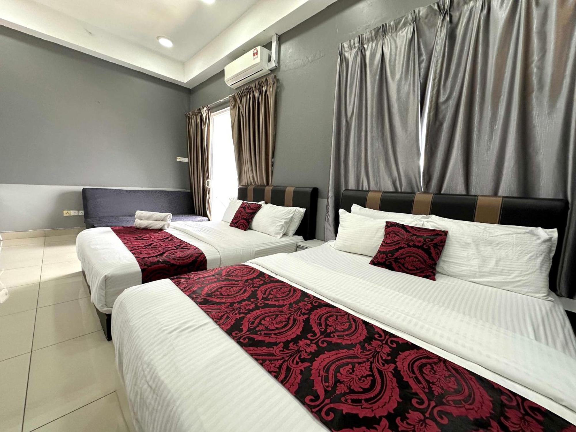 Cahaya Qaira Homestay @ D'Perdana Кота Бару Екстериор снимка