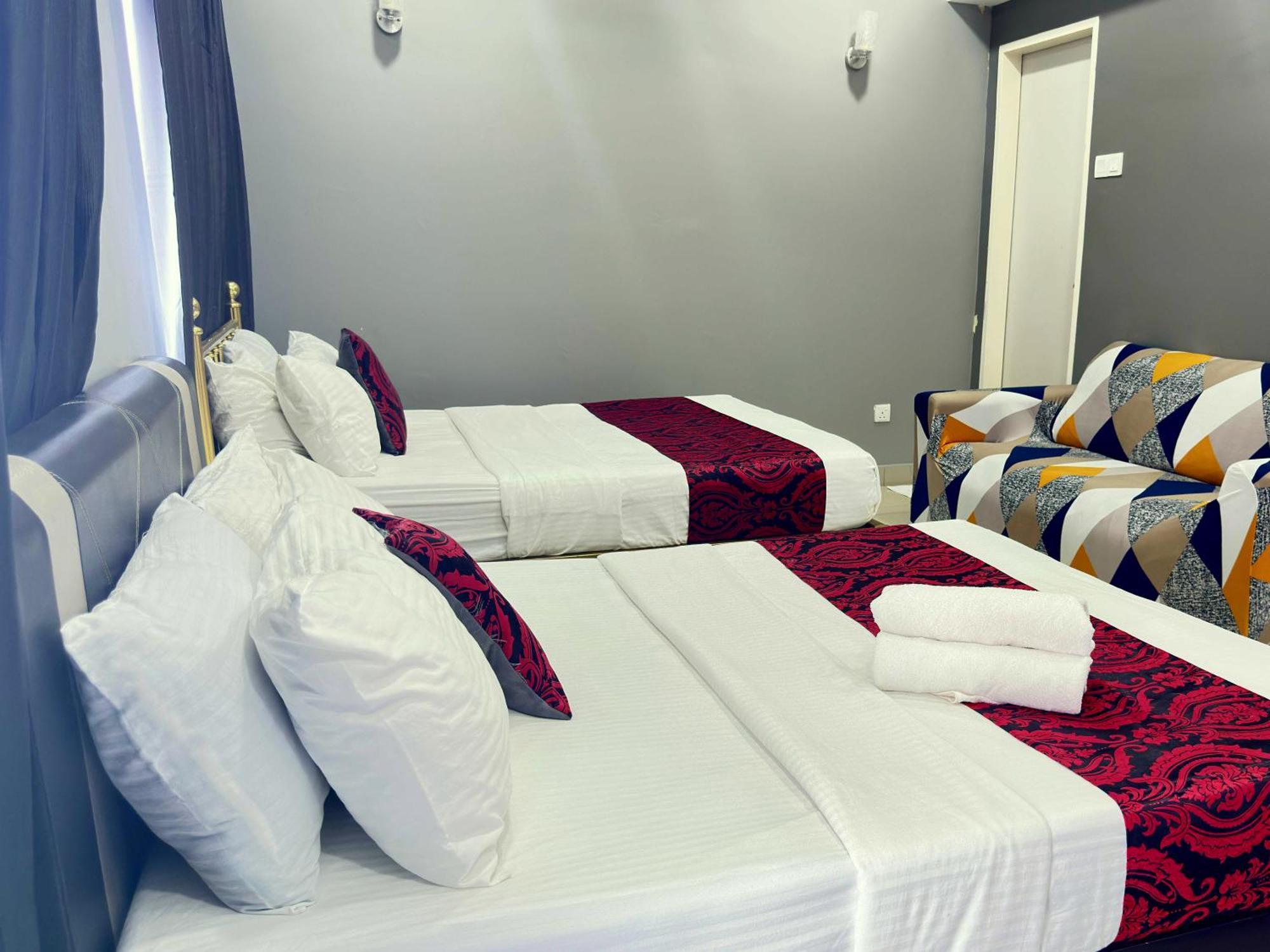 Cahaya Qaira Homestay @ D'Perdana Кота Бару Екстериор снимка