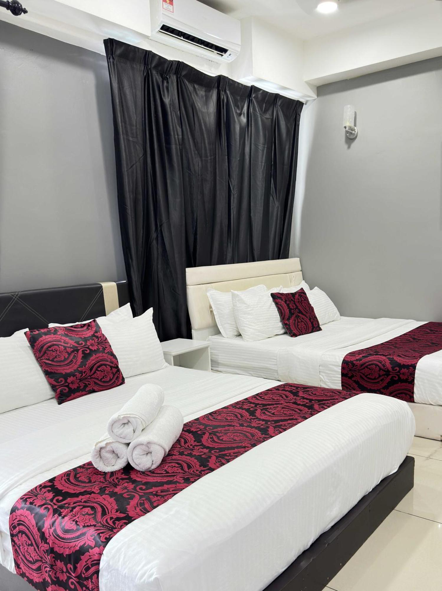 Cahaya Qaira Homestay @ D'Perdana Кота Бару Екстериор снимка
