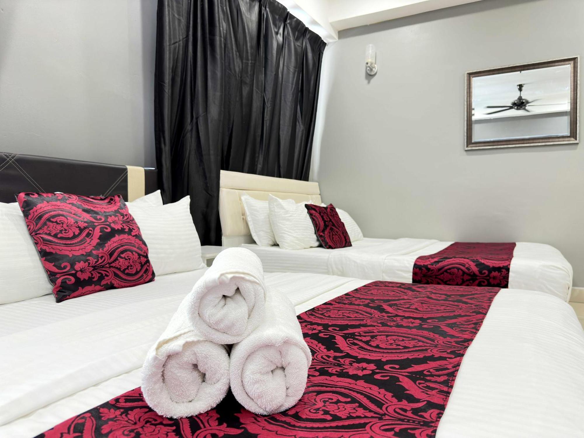 Cahaya Qaira Homestay @ D'Perdana Кота Бару Екстериор снимка