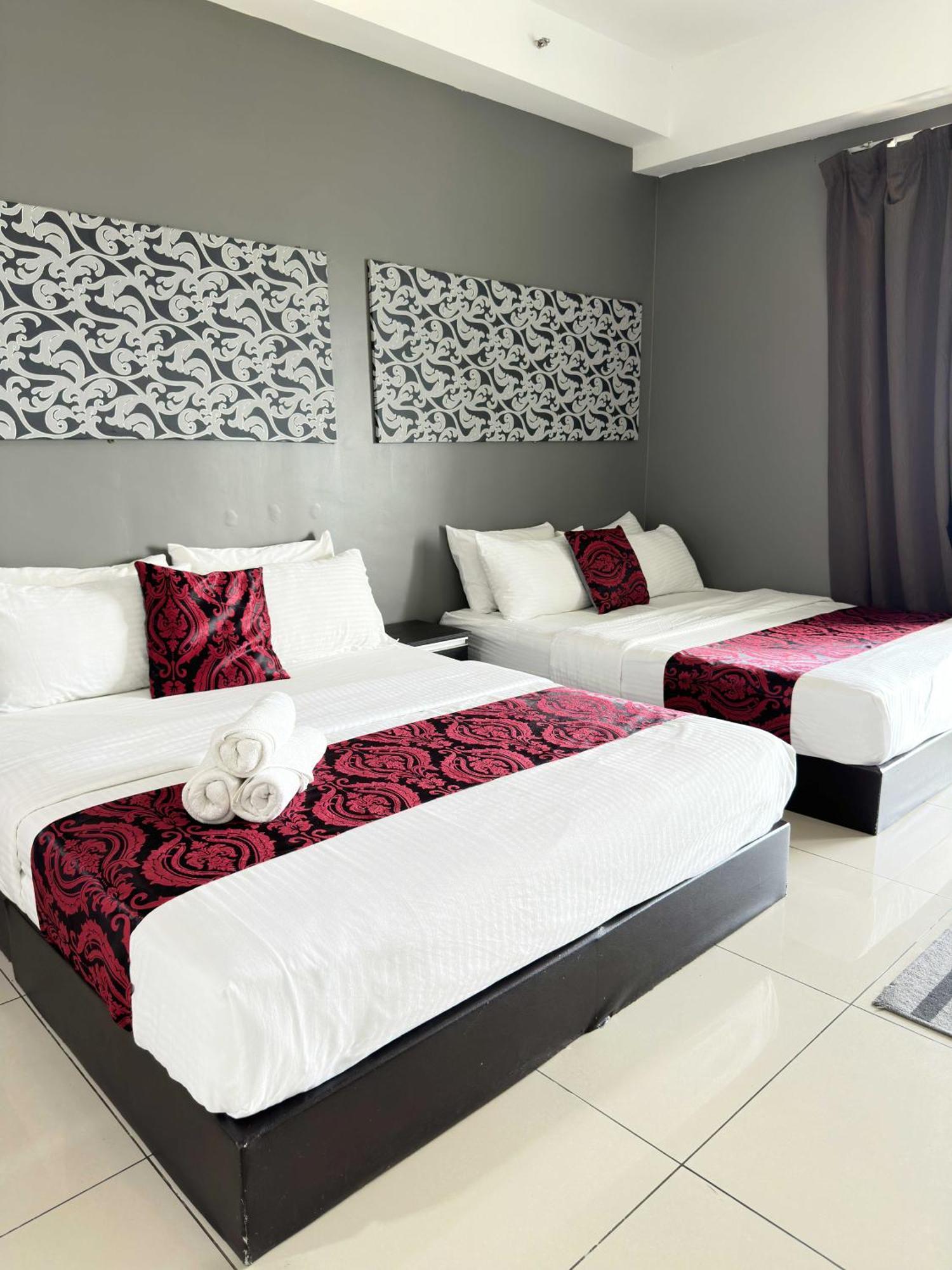 Cahaya Qaira Homestay @ D'Perdana Кота Бару Екстериор снимка