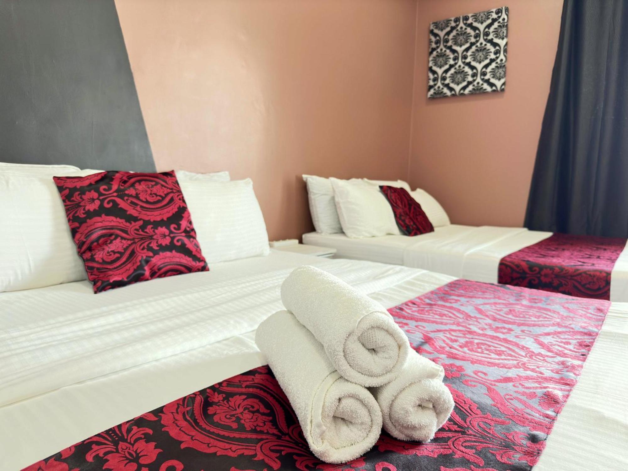 Cahaya Qaira Homestay @ D'Perdana Кота Бару Екстериор снимка