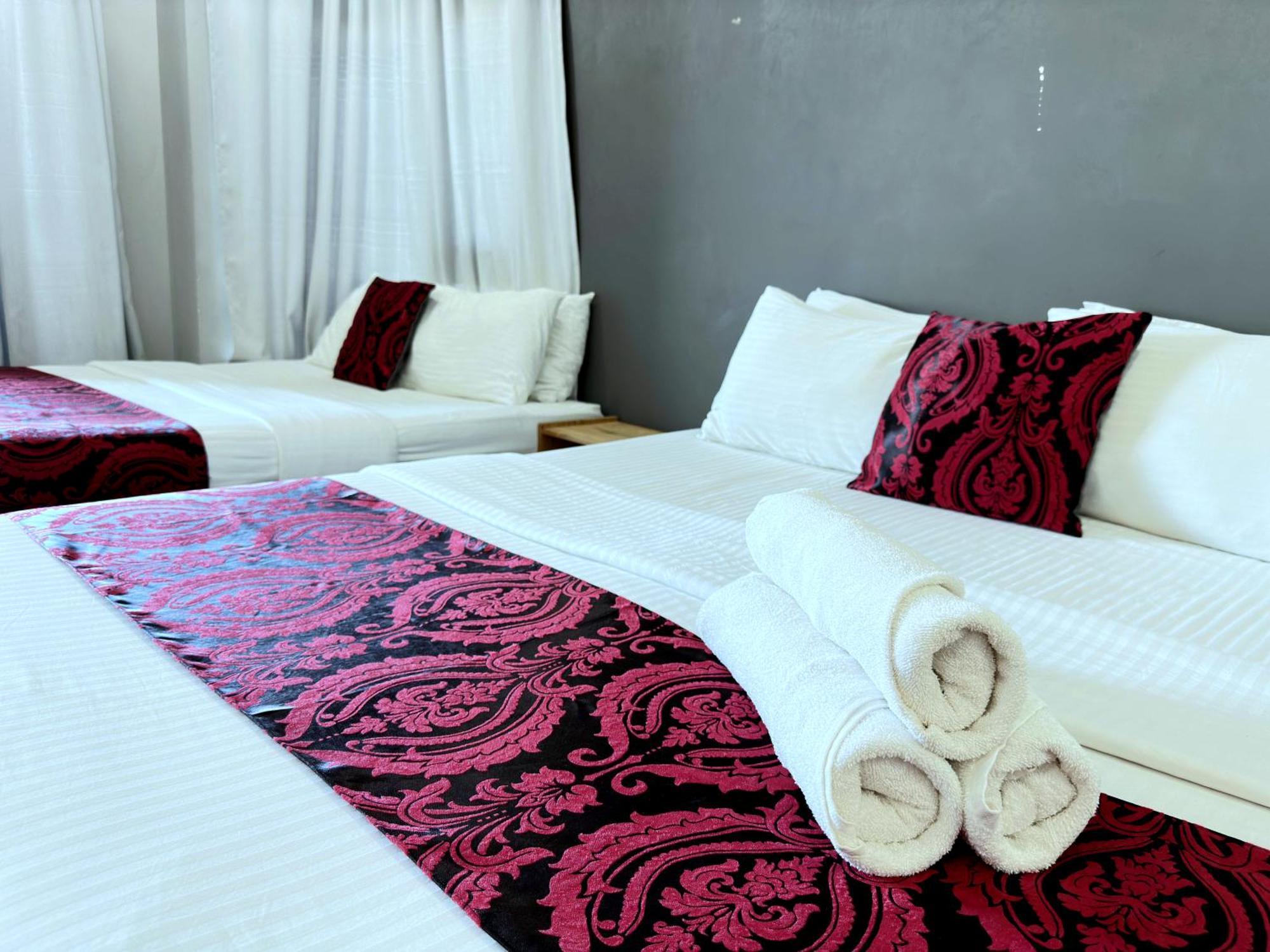 Cahaya Qaira Homestay @ D'Perdana Кота Бару Екстериор снимка