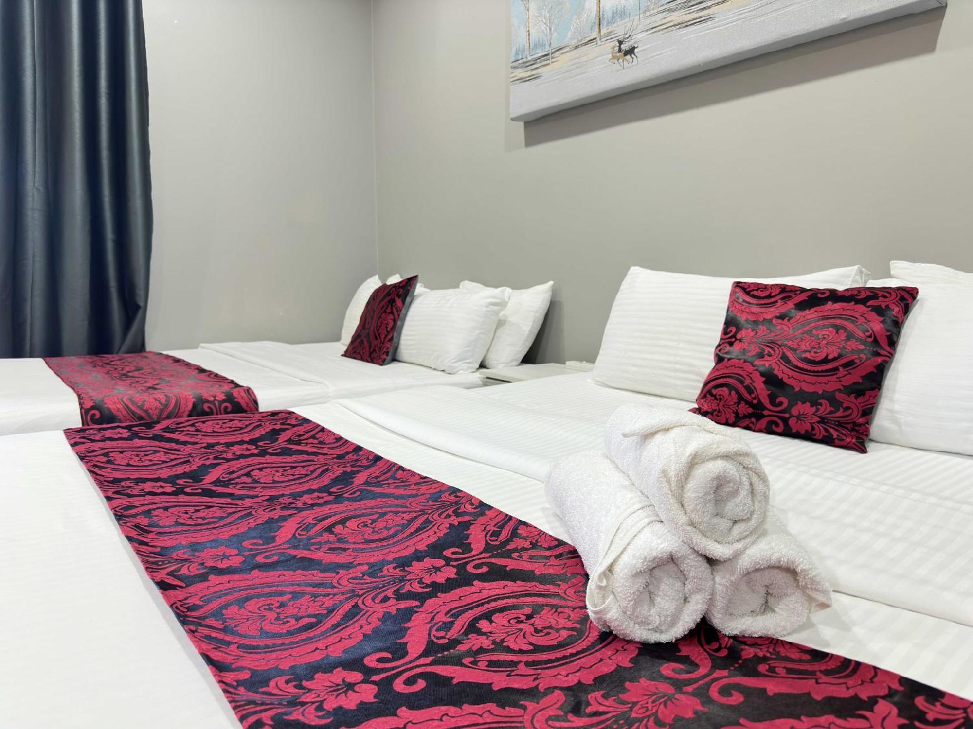 Cahaya Qaira Homestay @ D'Perdana Кота Бару Екстериор снимка
